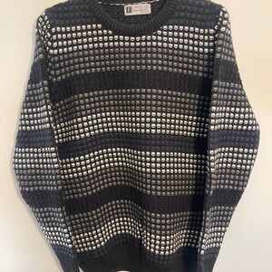 LEIF NELSON Black and Gray Crewneck Sweater with Textured Pattern